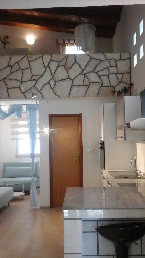 Apartments With A Parking Space Rukavac, Vis - 2444 Rukavac  Exterior foto
